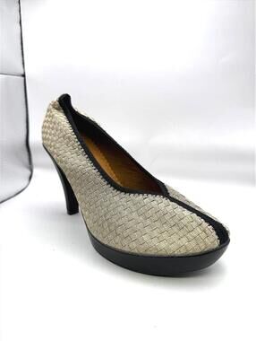 Bernie Mev. Beige Woven High Heel Pumps with Black Trim Size 41 9.5